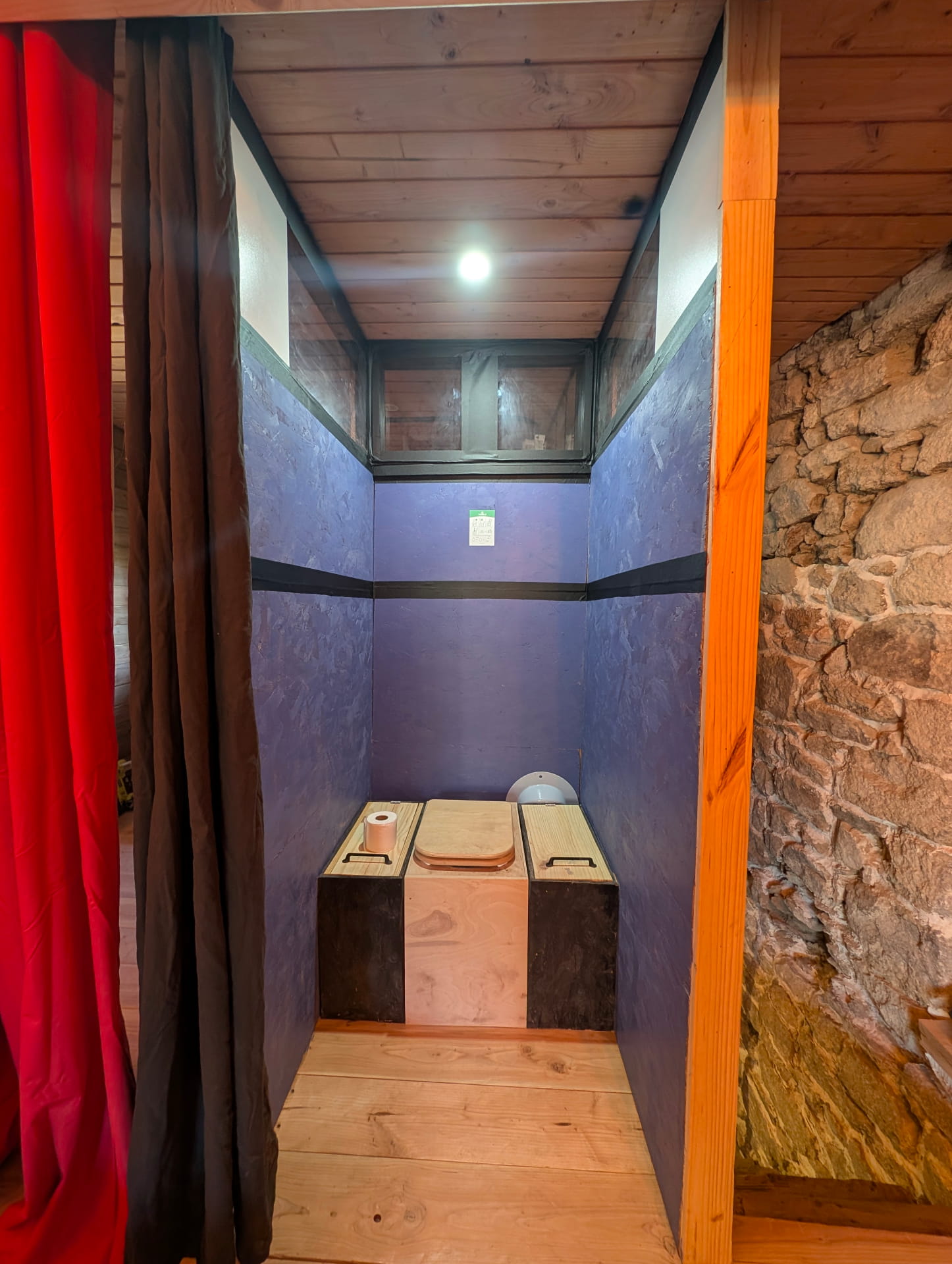 Toilettes sèches Ostalhon